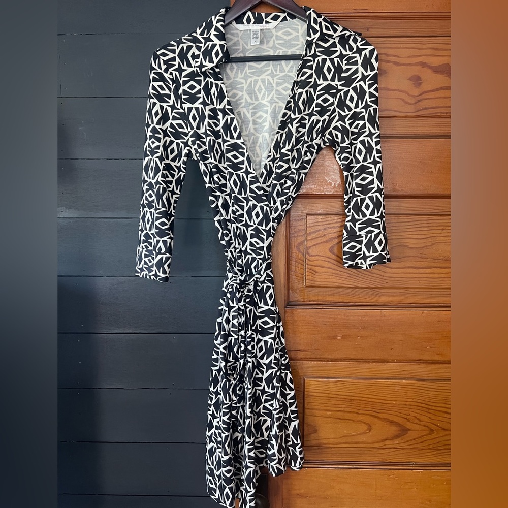 DVF Diane Von Furstenberg- Vintage Wrap Dress 100% Silk - 4